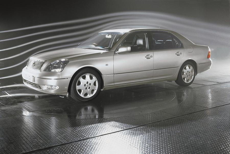  Lexus LS430 2001 года  (фото 1 из 56)